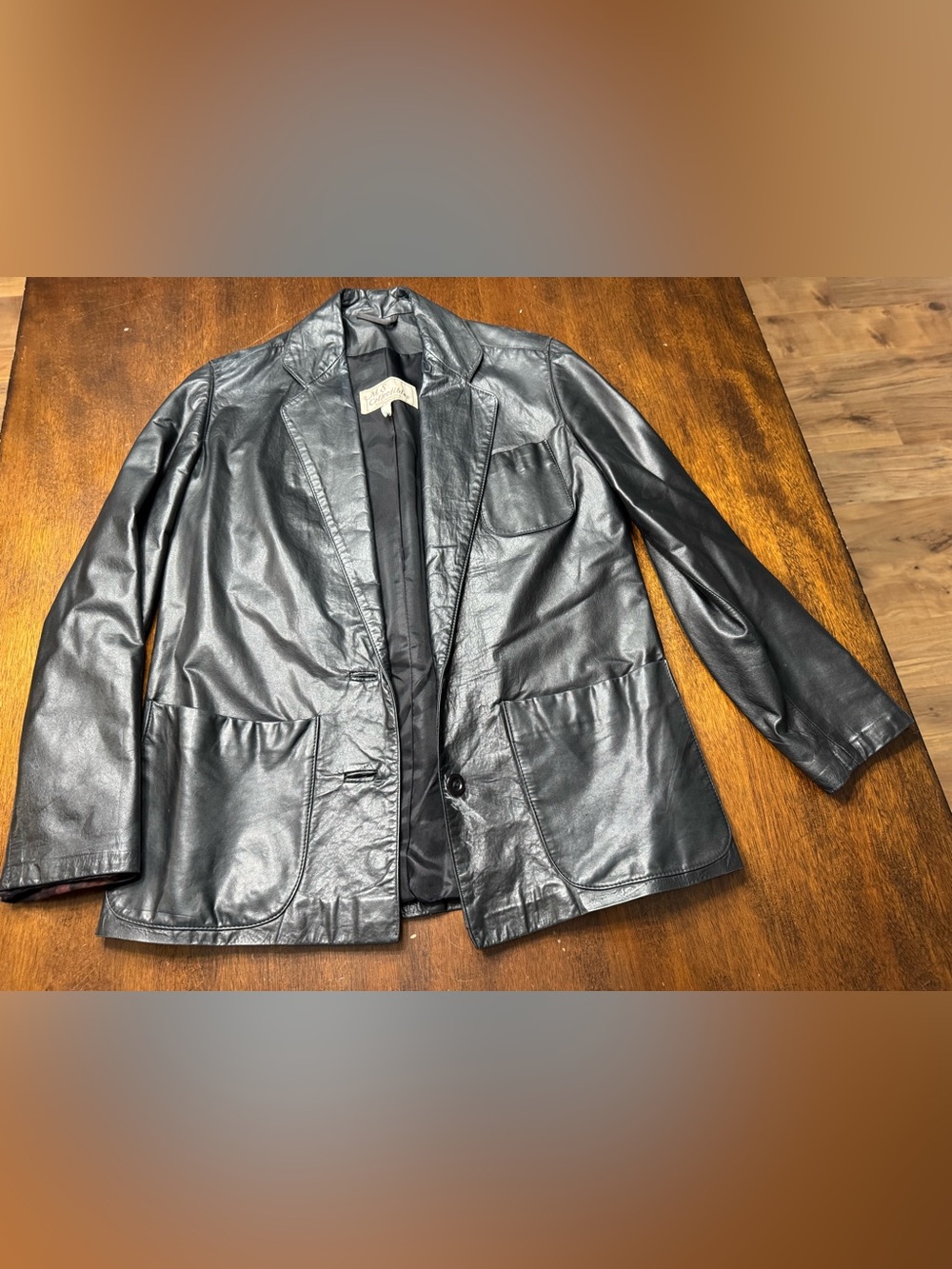 Vintage Black Leather Coat - Classic Single-Breasted Style